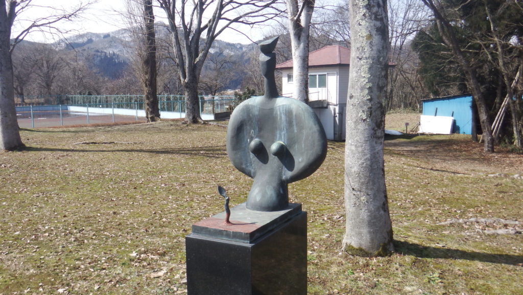 生まれ出ずるものを待つひと